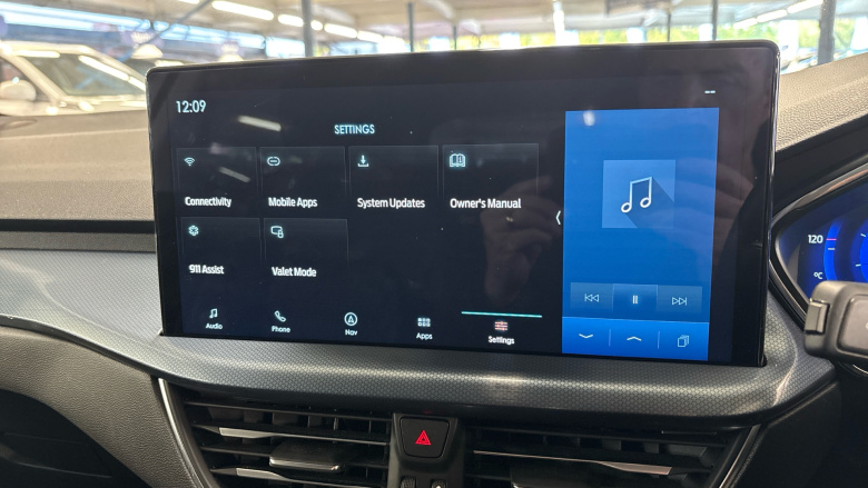 Ford Focus 1.0 EcoBoost Hybrid mHEV Active Vign 5dr Auto Petrol Hatchback